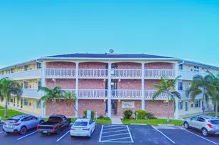 700 Pine Dr, Pompano Beach, FL 33060 - Photo 1