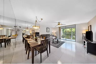 5250  Las Verdes Cir, Unit #317, Delray Beach, FL 33484 - Photo 1