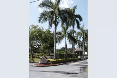 114  Royal Park Dr, Unit #3E, Oakland Park, FL 33309 - Photo 1