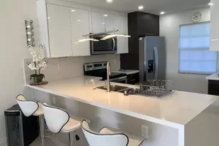 565 Oaks Ln, Pompano Beach, FL 33069 - Photo 1