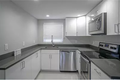 640 NE 7th Ave, Unit #4, Fort Lauderdale, FL 33304 - Photo 1