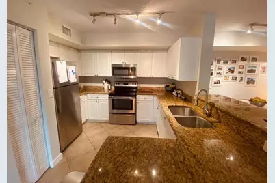 405  Villa Cir, Boynton Beach, FL 33435 - Photo 1