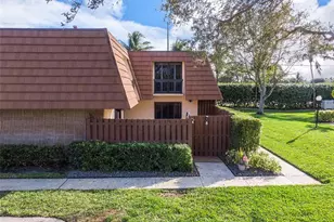 825 Center St Unit #4 A, Jupiter, FL 33458 - Photo 1