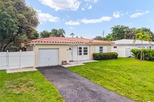 208 S Riverside Dr, Pompano Beach, FL 33062 - Photo 1