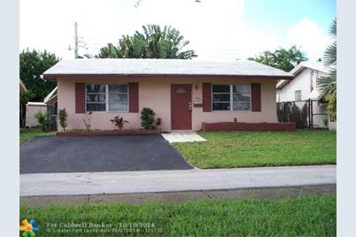 2302 NW 54th St - Photo 1