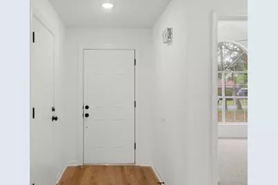 811 Boulevard De L'orleans, Mary Esther, FL 32569 - Photo 33