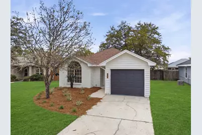 811 Boulevard De L'orleans, Mary Esther, FL 32569 - Photo 1