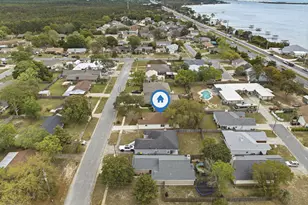 811 Boulevard De L'Orleans, Mary Esther, FL 32569 - Photo 39