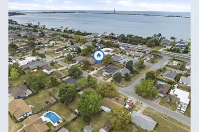 811 Boulevard De L'orleans, Mary Esther, FL 32569 - Photo 41