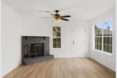 811 Boulevard De L'orleans, Mary Esther, FL 32569 - Photo 15