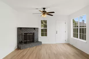 811 Boulevard De L'Orleans, Mary Esther, FL 32569 - Photo 15