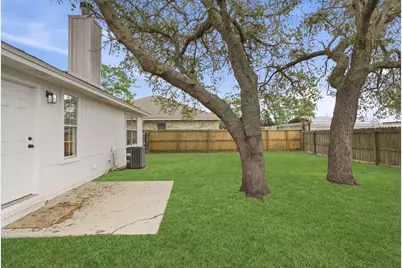 811 Boulevard De L'orleans, Mary Esther, FL 32569 - Photo 35