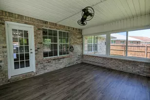 9768 Parker Lake Cir, Navarre, FL 32566 - Photo 35