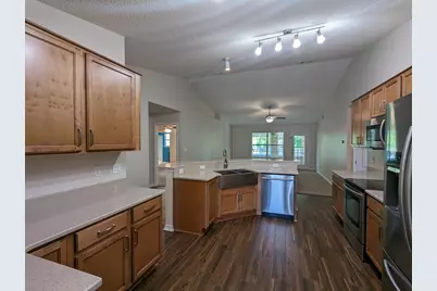 9768 Parker Lake Circle, Navarre, FL 32566 - Photo 13