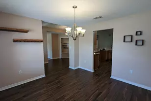 9768 Parker Lake Cir, Navarre, FL 32566 - Photo 7