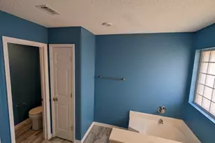 9768 Parker Lake Cir, Navarre, FL 32566 - Photo 31