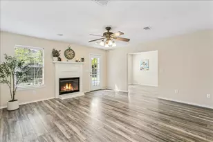 2549 Weeping Willow Ln, Navarre, FL 32566 - Photo 5