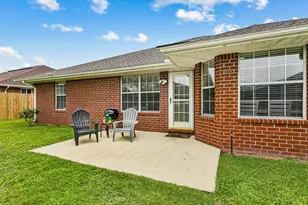 2298 Heritage Cir, Navarre, FL 32566 - Photo 35