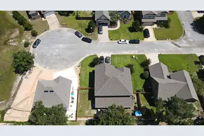 7325 Emily Magnolia Court, Navarre, FL 32566 - Photo 5