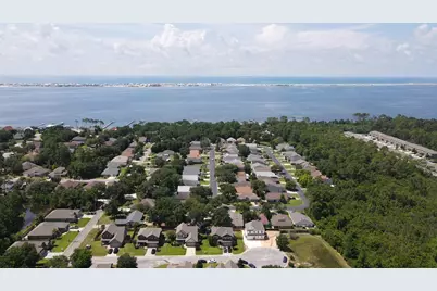 7325 Emily Magnolia Court, Navarre, FL 32566 - Photo 7