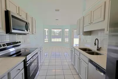 1876 Jamaica Drive, Navarre, FL 32566 - Photo 5