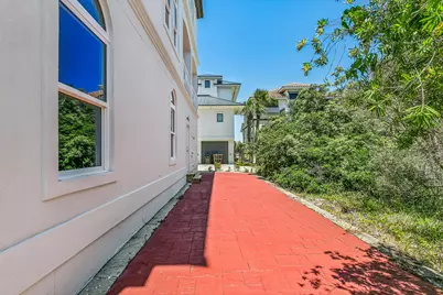 21 E Galvez Court E, Pensacola Beach, FL 32561 - Photo 17
