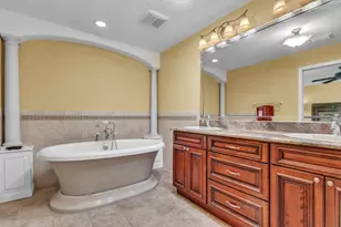 209 Shoreline Dr, Gulf Breeze, FL 32561 - Photo 21