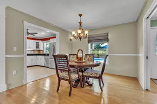 209 Shoreline Dr, Gulf Breeze, FL 32561 - Photo 9