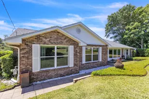 209 Shoreline Dr, Gulf Breeze, FL 32561 - Photo 33