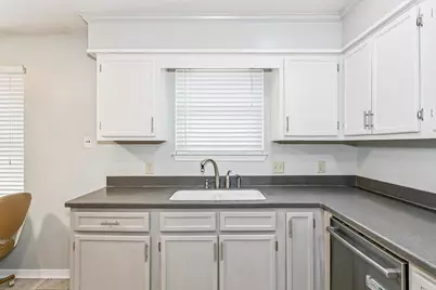 9409 Victoria Lane, Navarre, FL 32566 - Photo 15