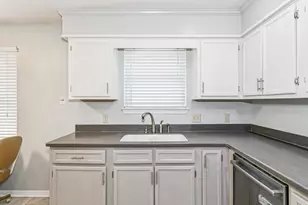 9409 Victoria Ln, Navarre, FL 32566 - Photo 15