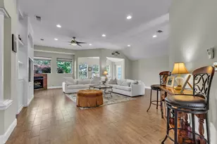 921 Shalimar Point Dr, Shalimar, FL 32579 - Photo 13