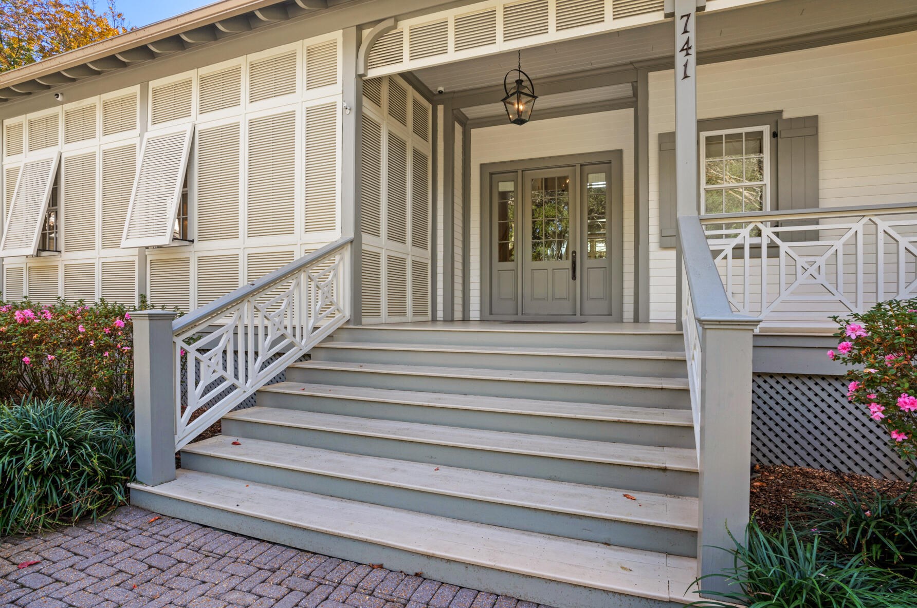 741 Miracle Strip Pkwy, Mary Esther FL  32569-1841 exterior