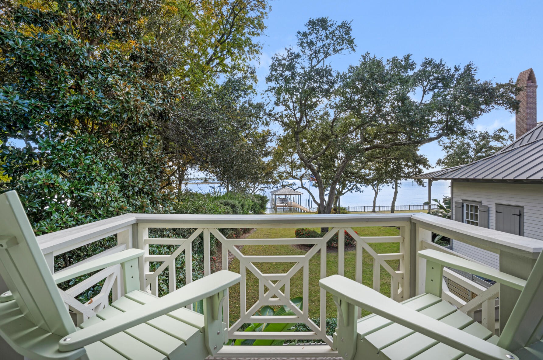 741 Miracle Strip Pkwy, Mary Esther FL  32569-1841 exterior