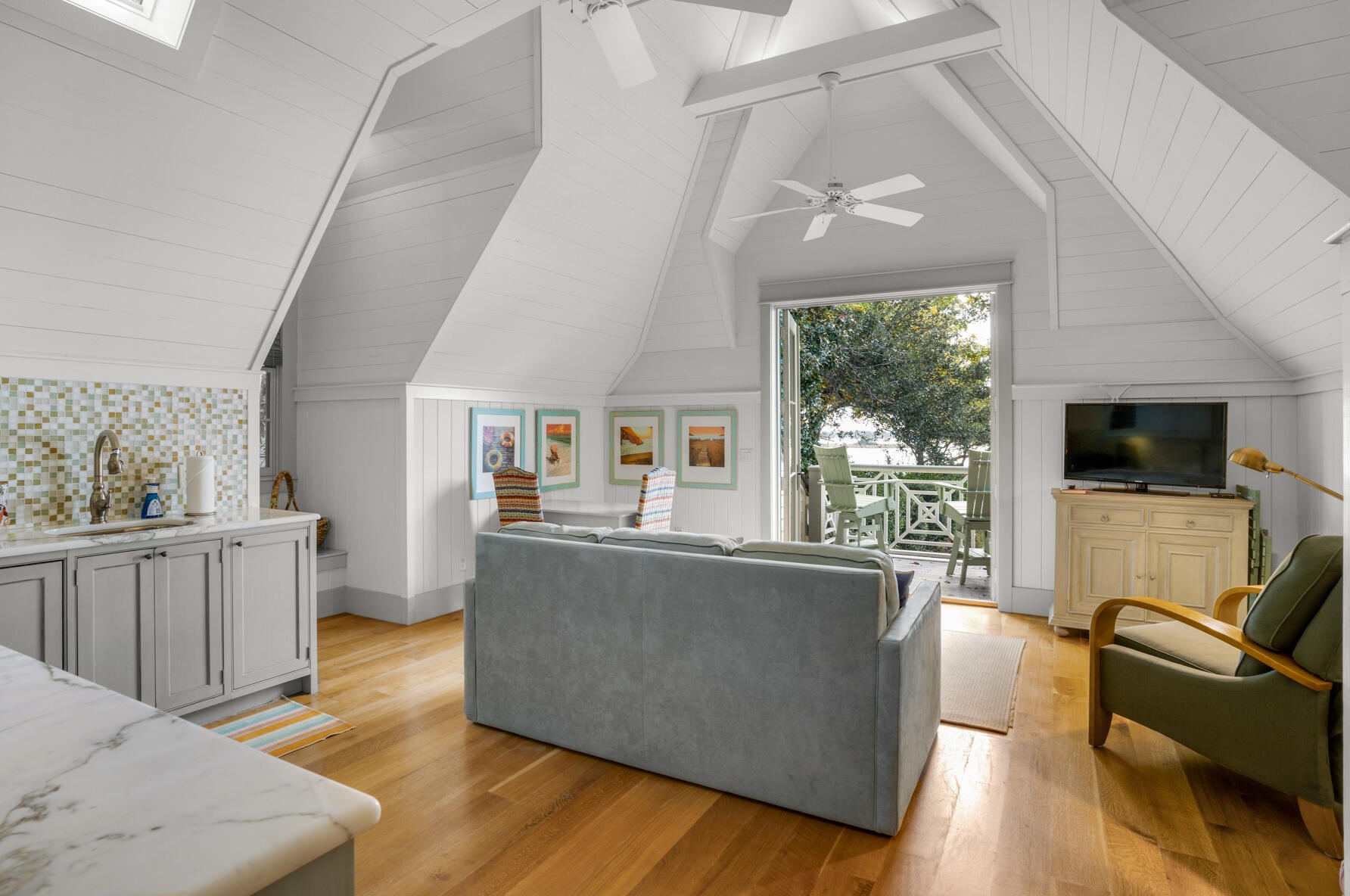 741 Miracle Strip Pkwy, Mary Esther FL  32569-1841 exterior