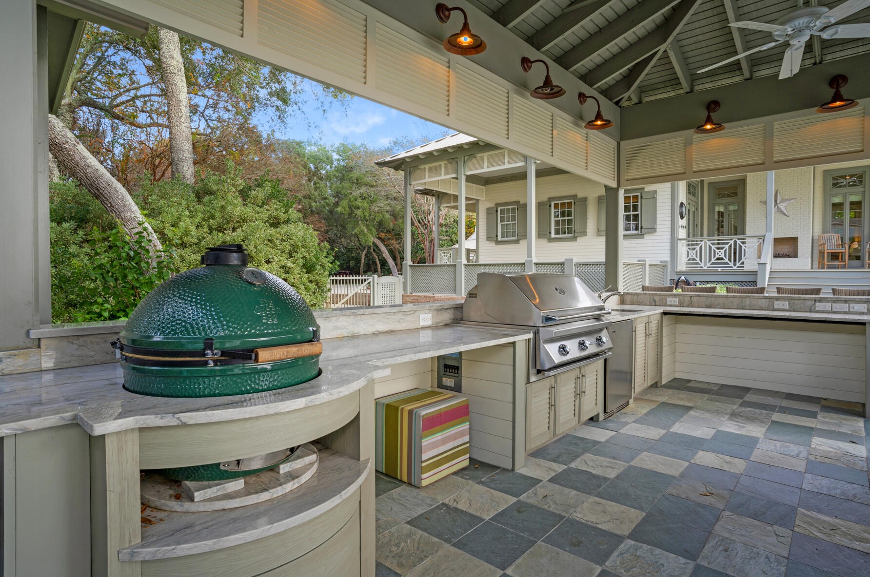 741 Miracle Strip Pkwy, Mary Esther FL  32569-1841 exterior