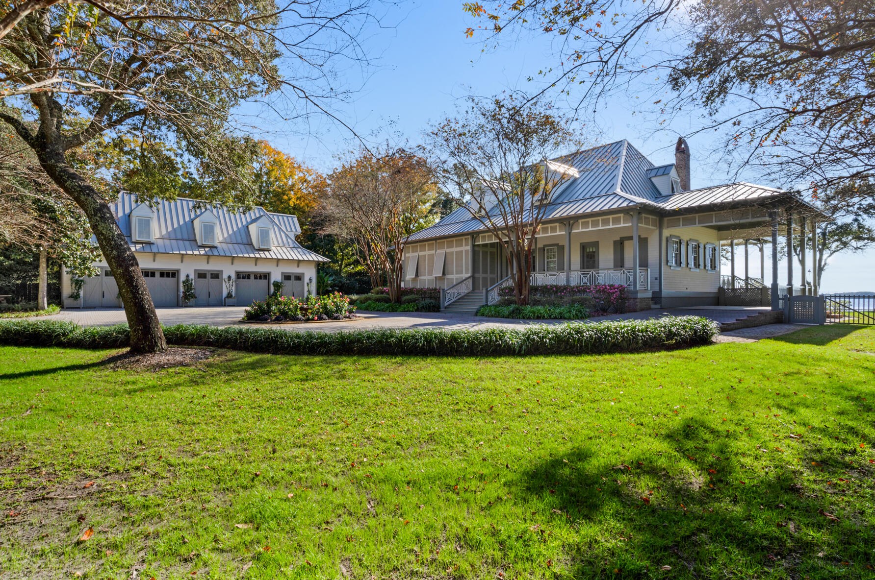 741 Miracle Strip Pkwy, Mary Esther FL  32569-1841 exterior