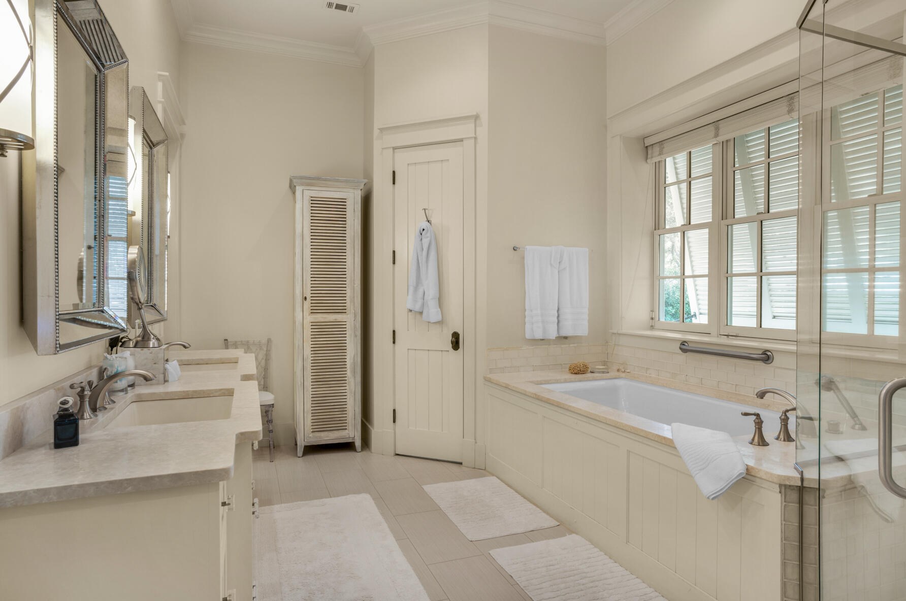 741 Miracle Strip Pkwy, Mary Esther FL  32569-1841 exterior