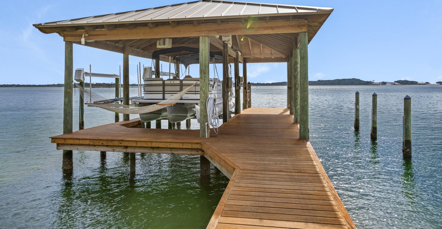 741 Miracle Strip Pkwy, Mary Esther FL  32569-1841 exterior