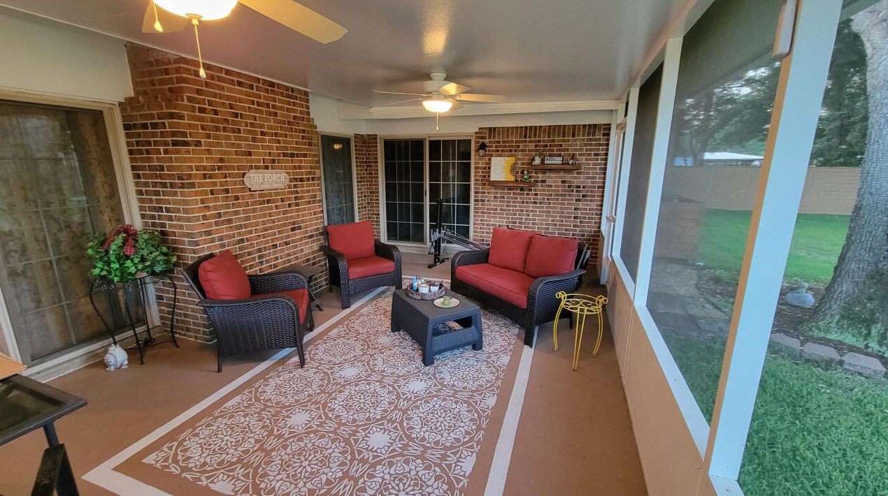 650 Country Club Ave, Fort Walton Beach FL  32547-1763 exterior