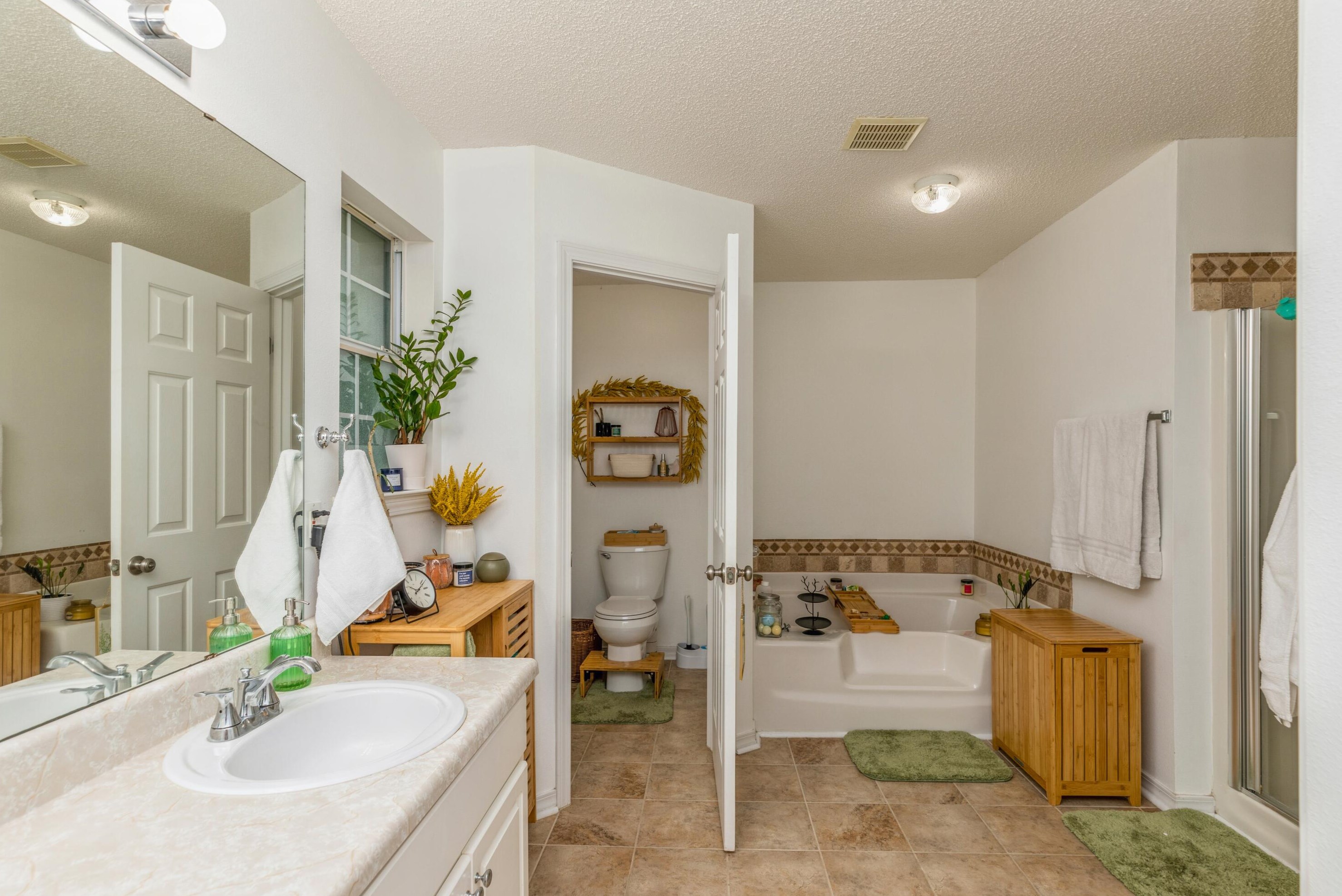 5106 Whitehurst Ln, Crestview FL  32536-2203 exterior