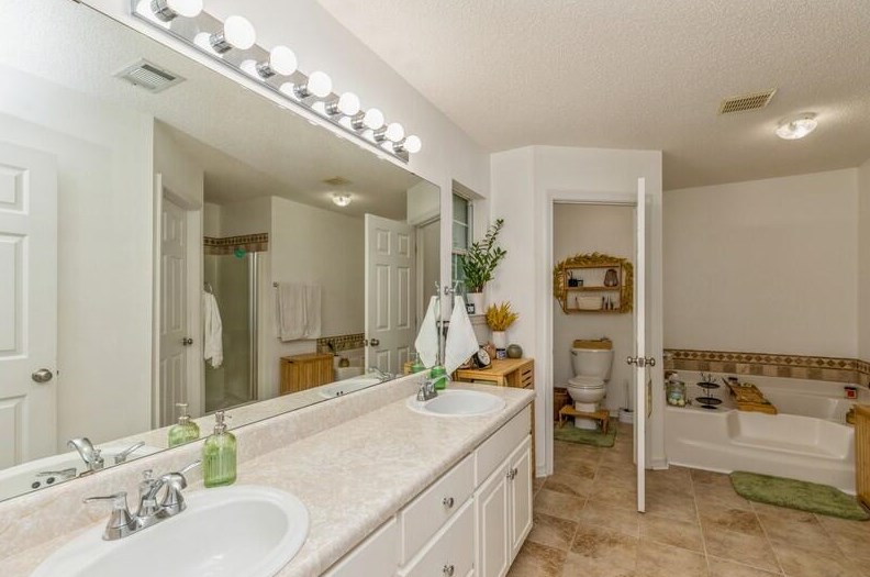 5106 Whitehurst Ln, Crestview FL  32536-2203 exterior