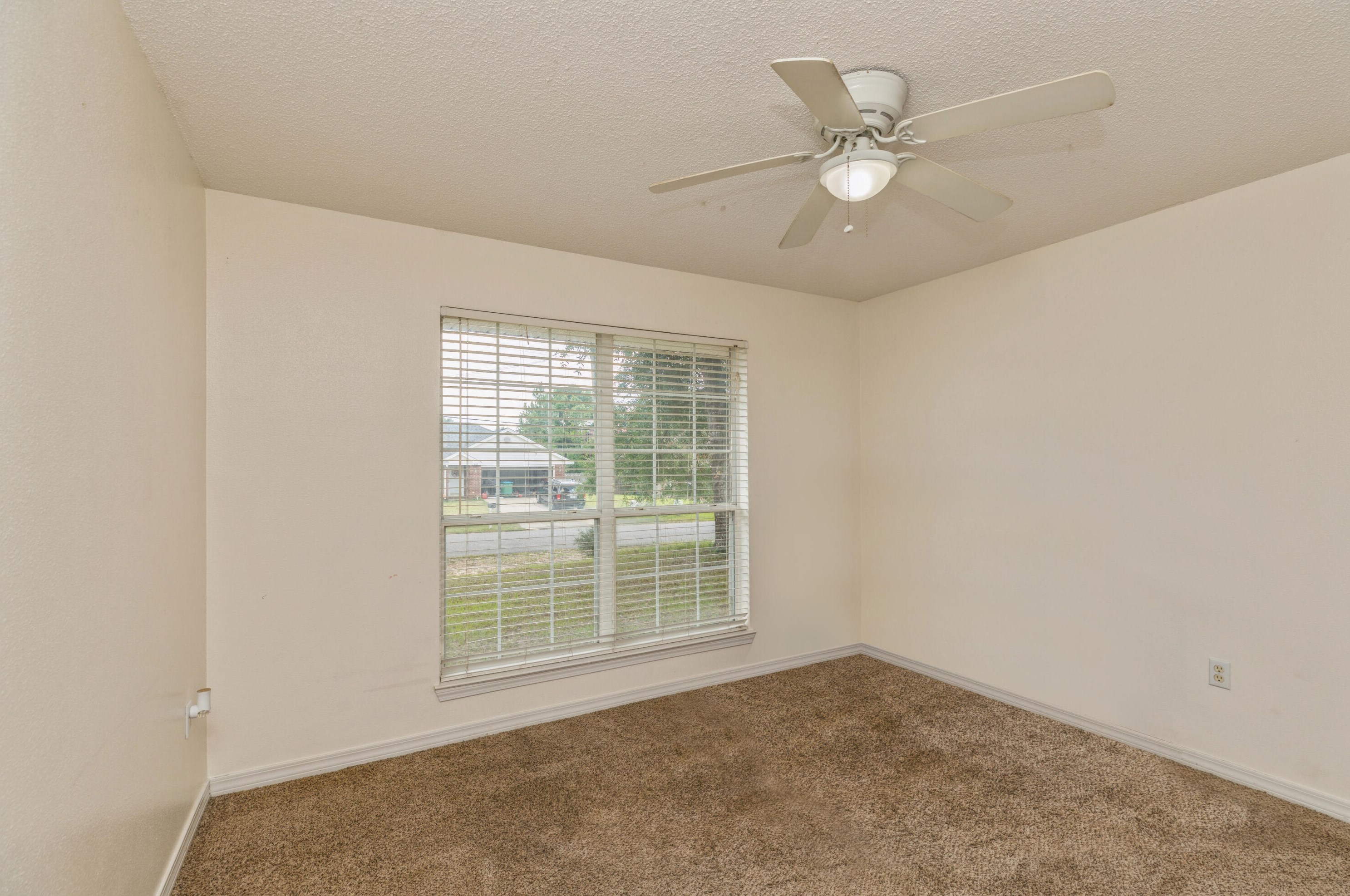 5106 Whitehurst Ln, Crestview FL  32536-2203 exterior