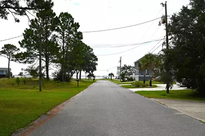 1783 Thresher Drive, Navarre, FL 32566 - Photo 31