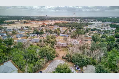 5609 Monument Court, Gulf Breeze, FL 32563 - Photo 9