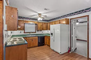 426 Brown Pl, Crestview, FL 32539 - Photo 13