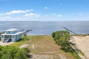 1604 Smugglers Cove Cir, Gulf Breeze, FL 32563 - Photo 1