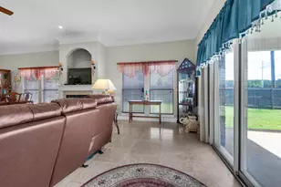 2092 Pritchard Point Dr, Navarre, FL 32566 - Photo 11