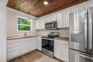 211 Broadmoor Ln, Pensacola, FL 32507 - Photo 1