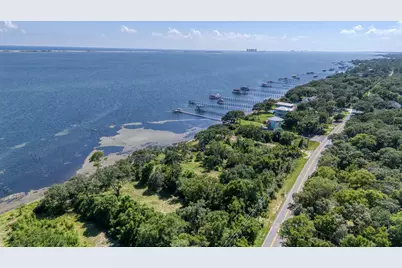 5161 Soundside Drive, Gulf Breeze, FL 32563 - Photo 17